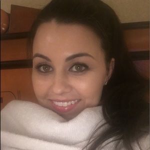 Meet your Posher, Carrie